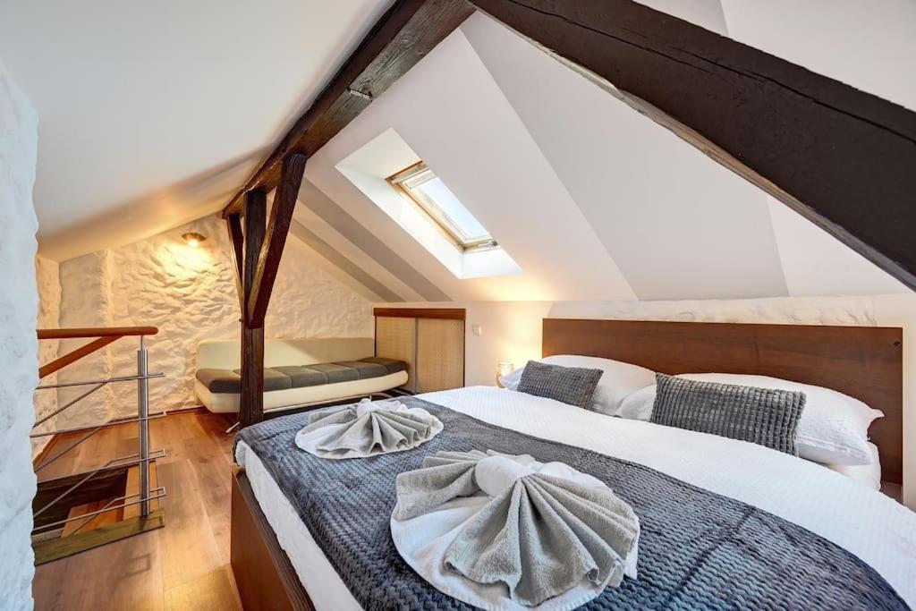Velky 3-Loznicovy Byt Praha 8 Karlin Apartman Kültér fotó