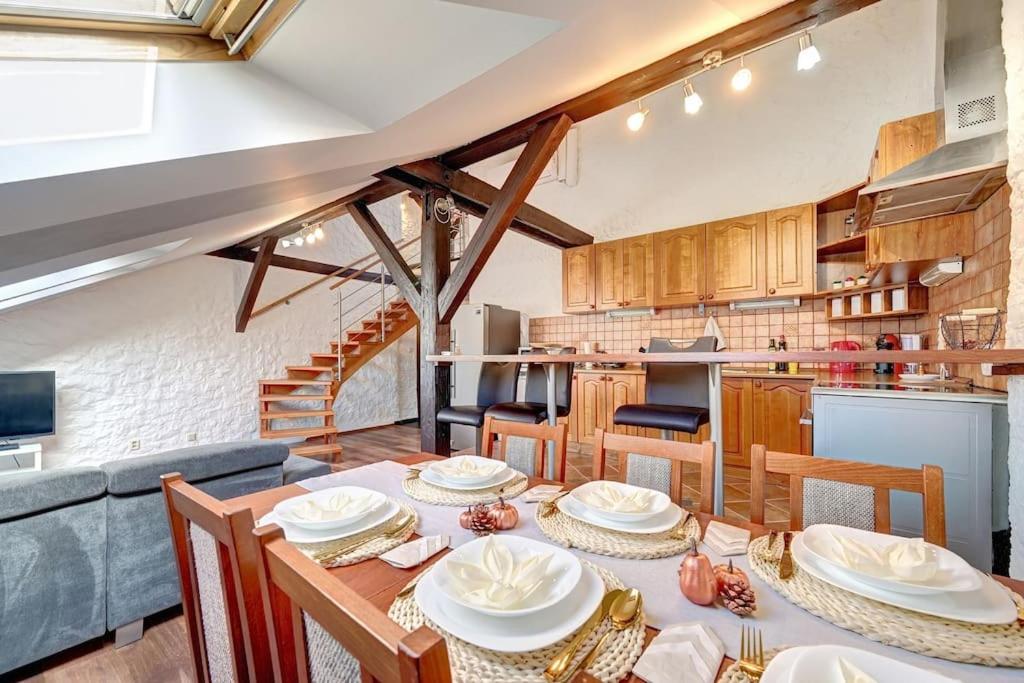 Velky 3-Loznicovy Byt Praha 8 Karlin Apartman Kültér fotó